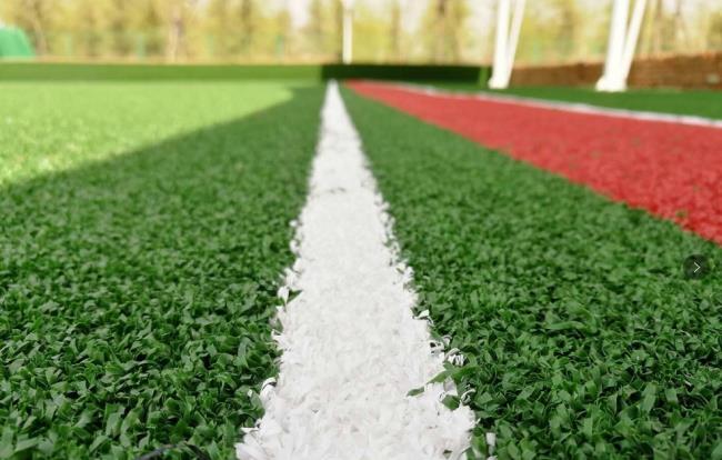 运动型的场地一般是铺装什么类型的人造草坪
