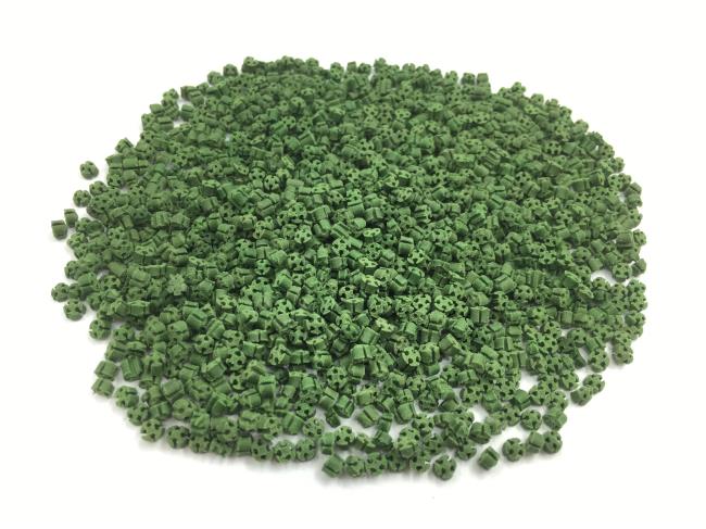 人造草坪足球场为什么填充橡胶颗粒